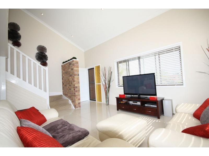 42 Tanglewood Street, Middle Park QLD 4074