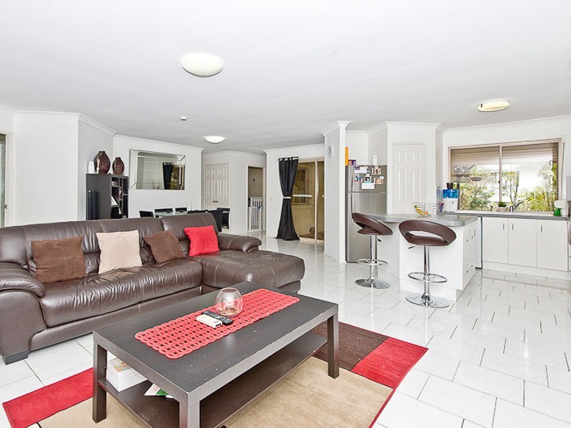 Mount Ommaney QLD 4074