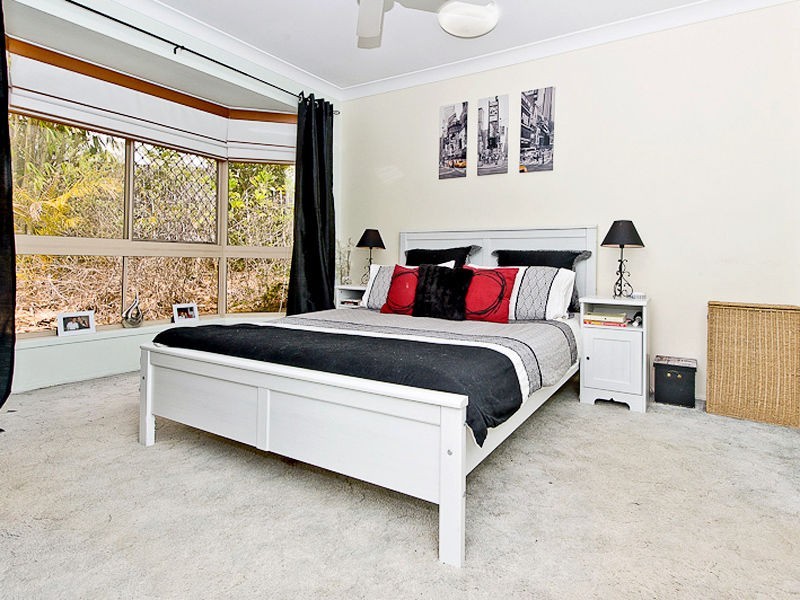 Mount Ommaney QLD 4074