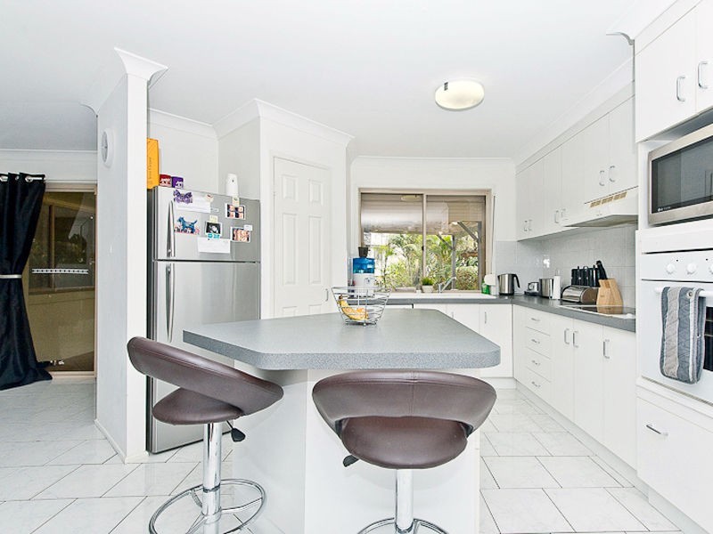 Mount Ommaney QLD 4074