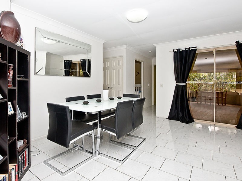 Mount Ommaney QLD 4074