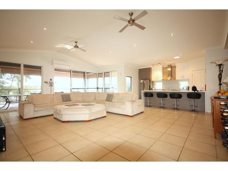 42 Summit Drive, Springfield Lakes QLD 4300