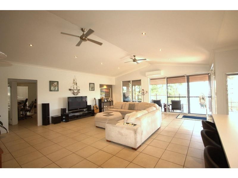 42 Summit Drive, Springfield Lakes QLD 4300