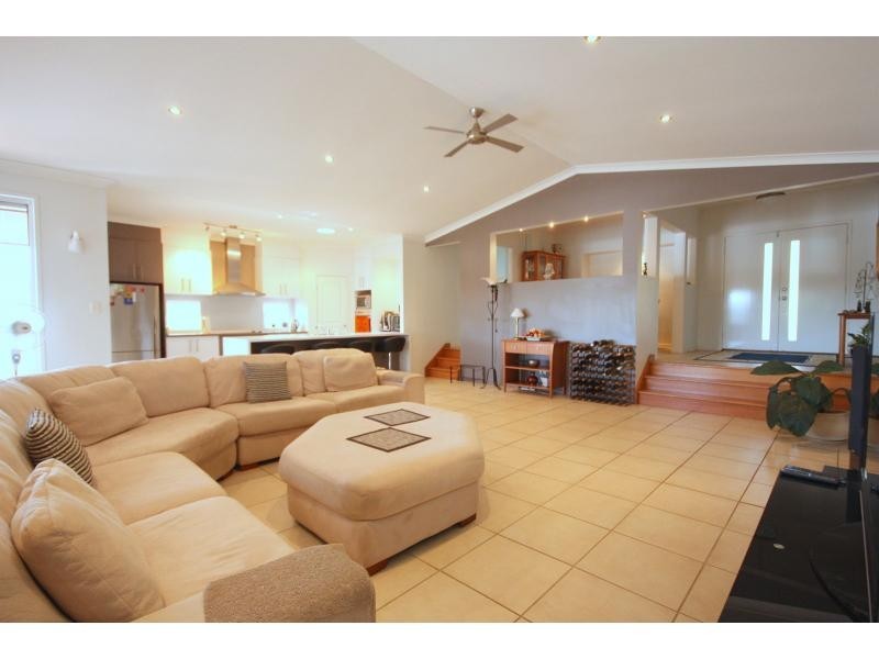 42 Summit Drive, Springfield Lakes QLD 4300