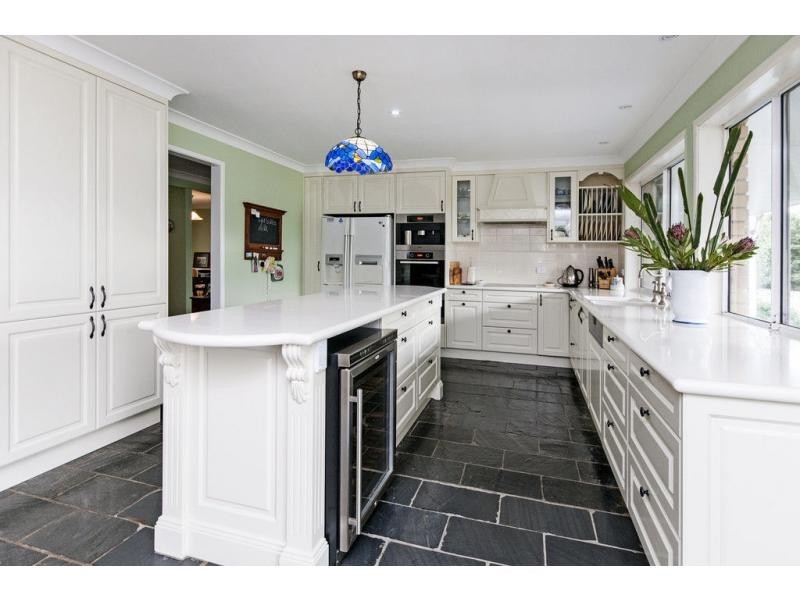 34 Hannah Street, Mount Ommaney QLD 4074