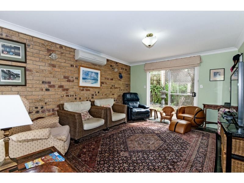 34 Hannah Street, Mount Ommaney QLD 4074