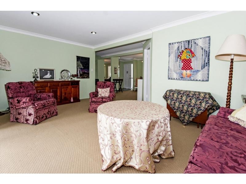 34 Hannah Street, Mount Ommaney QLD 4074