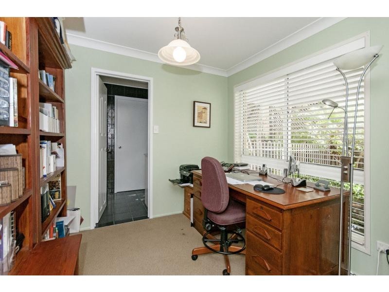 34 Hannah Street, Mount Ommaney QLD 4074