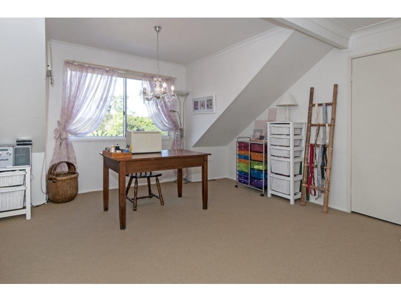 34 Hannah Street, Mount Ommaney QLD 4074