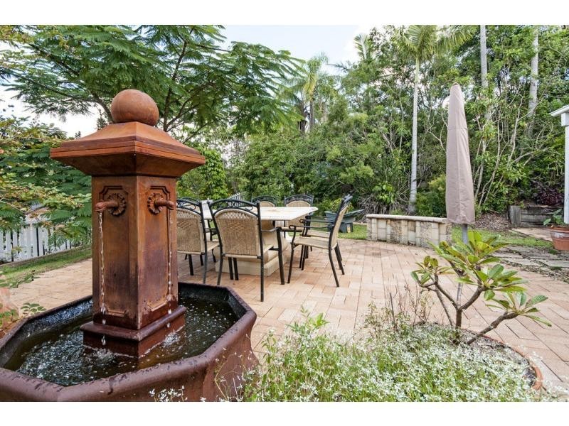 34 Hannah Street, Mount Ommaney QLD 4074