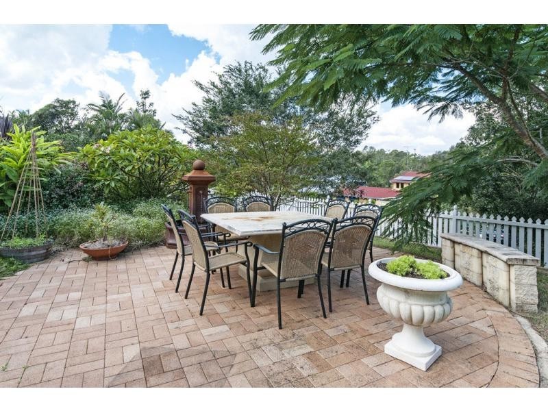 34 Hannah Street, Mount Ommaney QLD 4074