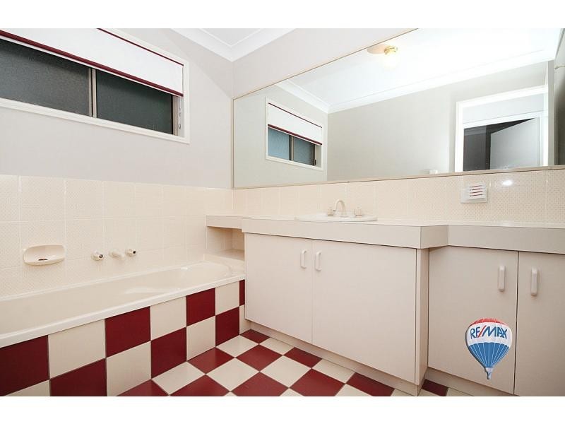 Sinnamon Park QLD 4073