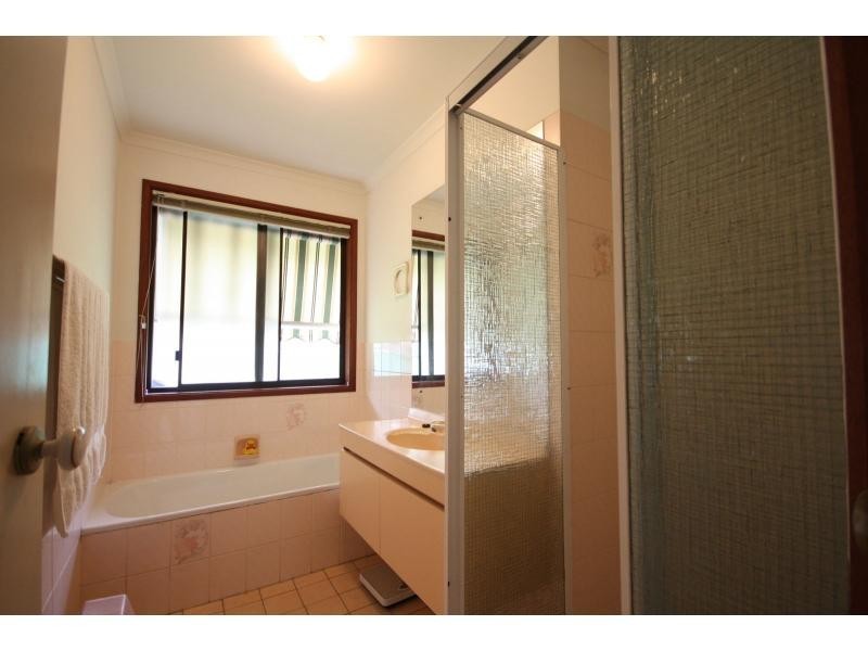 18 Santolina Place, Sinnamon Park QLD 4073