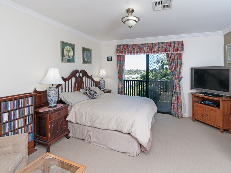 49 Debussy Place, Mount Ommaney QLD 4074