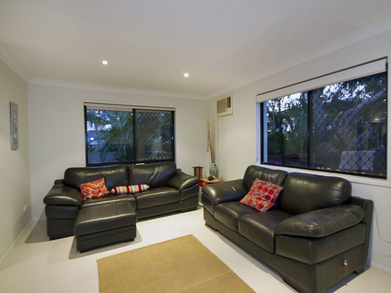 7 Cowal Close, Westlake QLD 4074