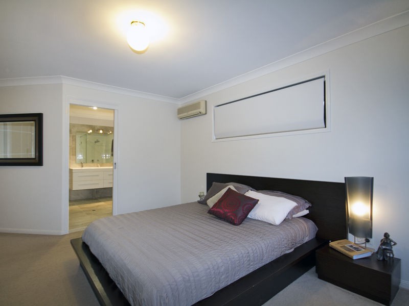 7 Cowal Close, Westlake QLD 4074