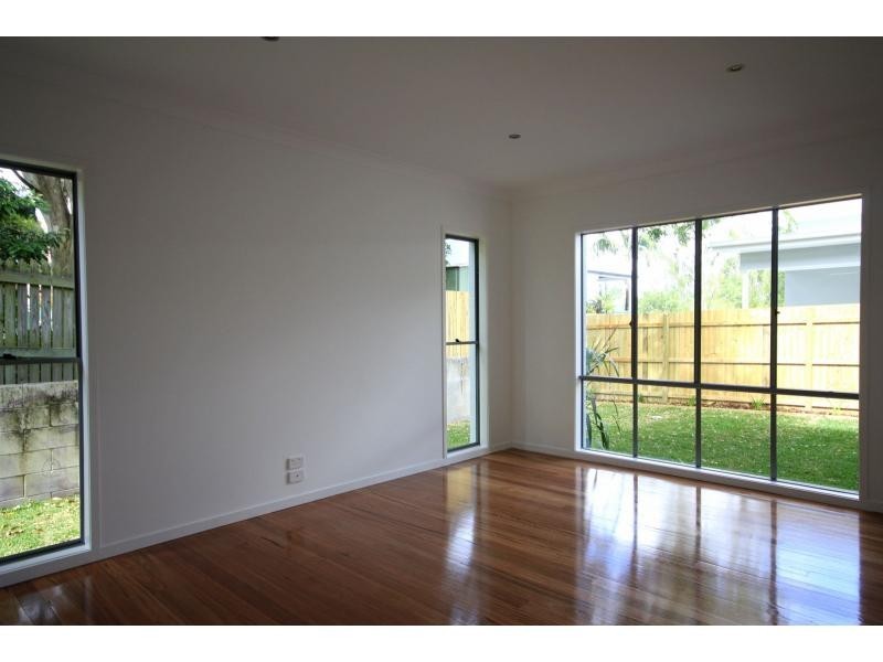 62 Hannah Street, Mount Ommaney QLD 4074