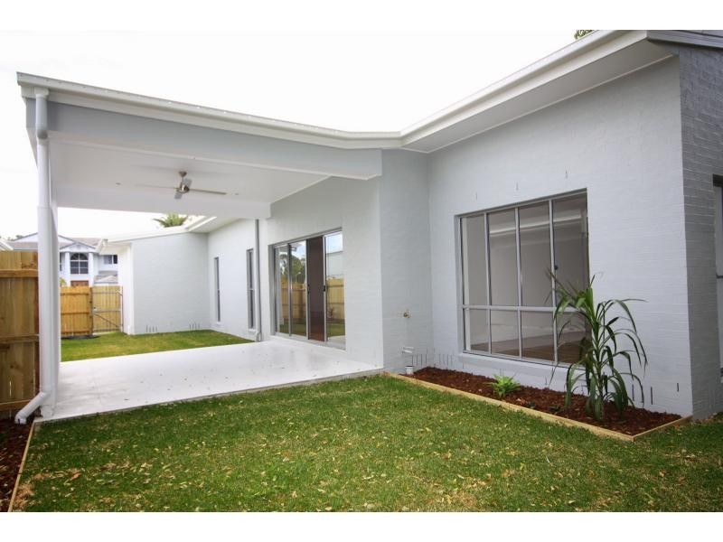 62 Hannah Street, Mount Ommaney QLD 4074