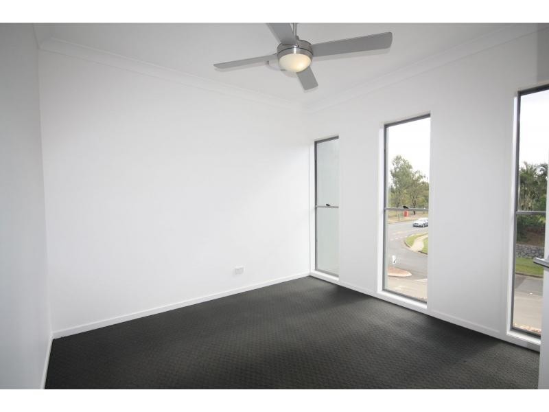 43 Westlake Drive, Mount Ommaney QLD 4074