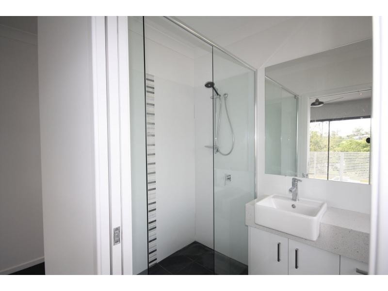 43 Westlake Drive, Mount Ommaney QLD 4074