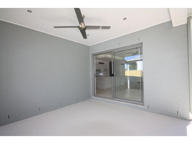 43 Westlake Drive, Mount Ommaney QLD 4074