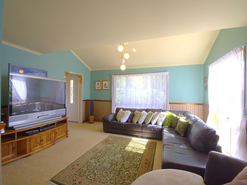 2 Koreli Place, Middle Park QLD 4074