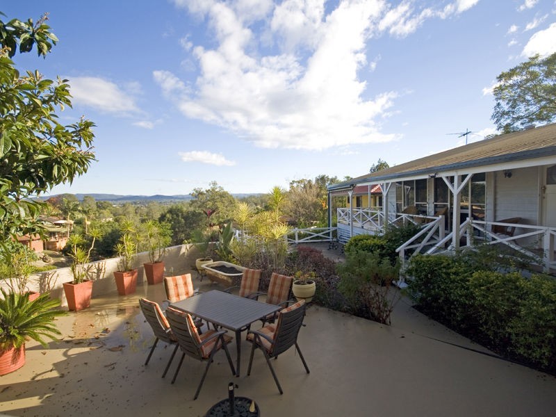 Seventeen Mile Rocks QLD 4073