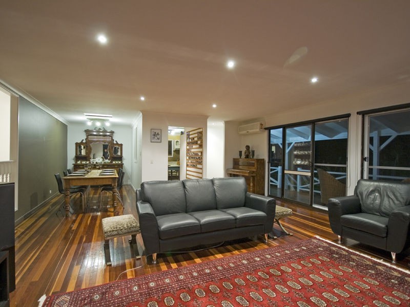 Seventeen Mile Rocks QLD 4073