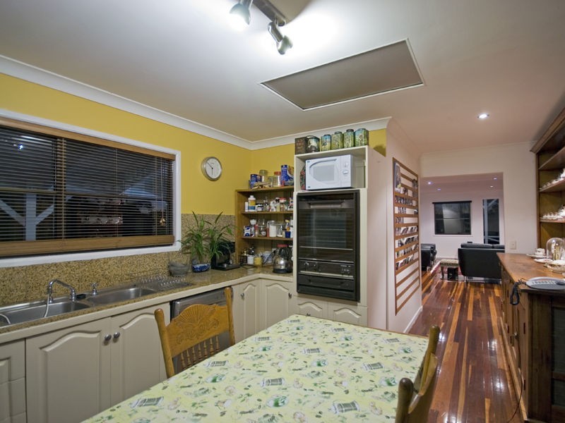 Seventeen Mile Rocks QLD 4073