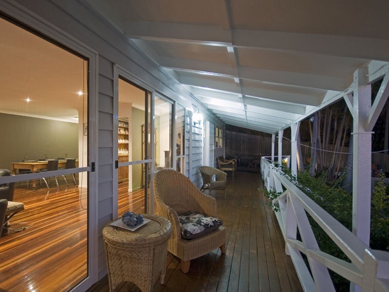 Seventeen Mile Rocks QLD 4073