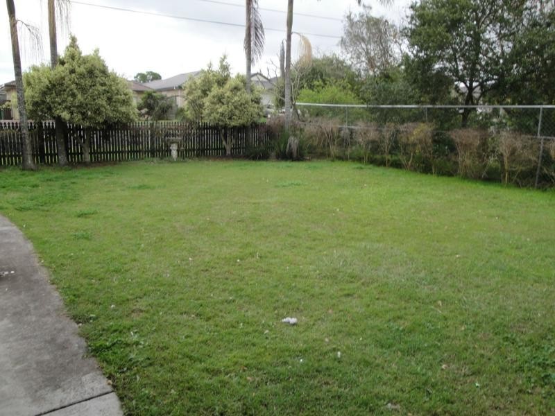 8 Garland Street, Redbank Plains QLD 4301