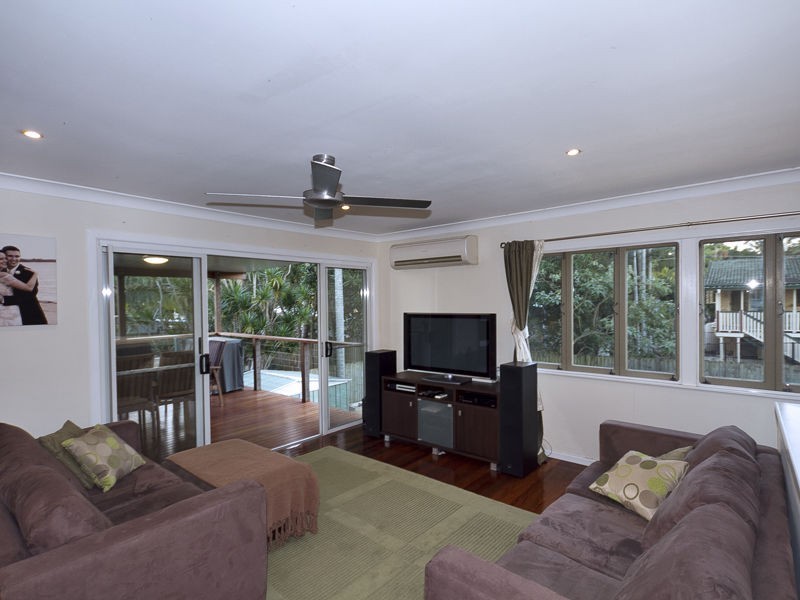 Jindalee QLD 4074