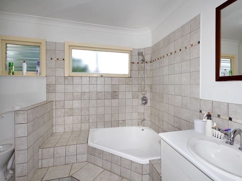 Jindalee QLD 4074