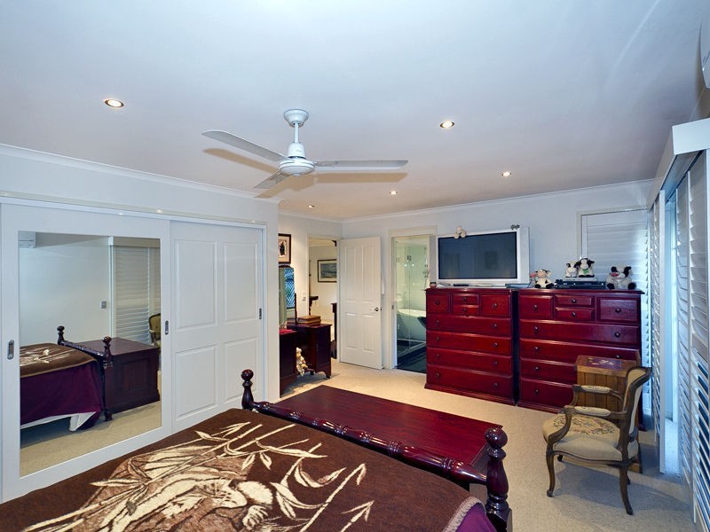 Mount Ommaney QLD 4074