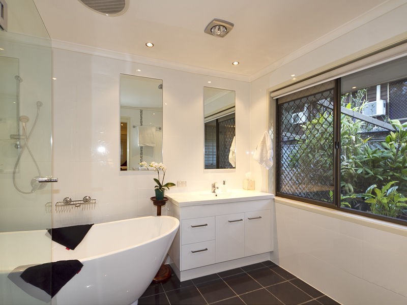 Mount Ommaney QLD 4074