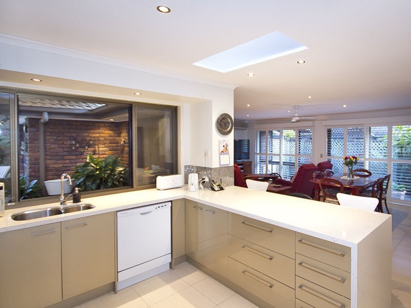 Mount Ommaney QLD 4074