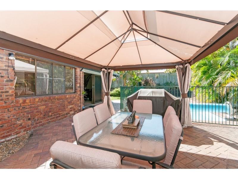 11 Loddon Street, Riverhills QLD 4074