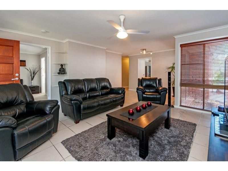 11 Loddon Street, Riverhills QLD 4074