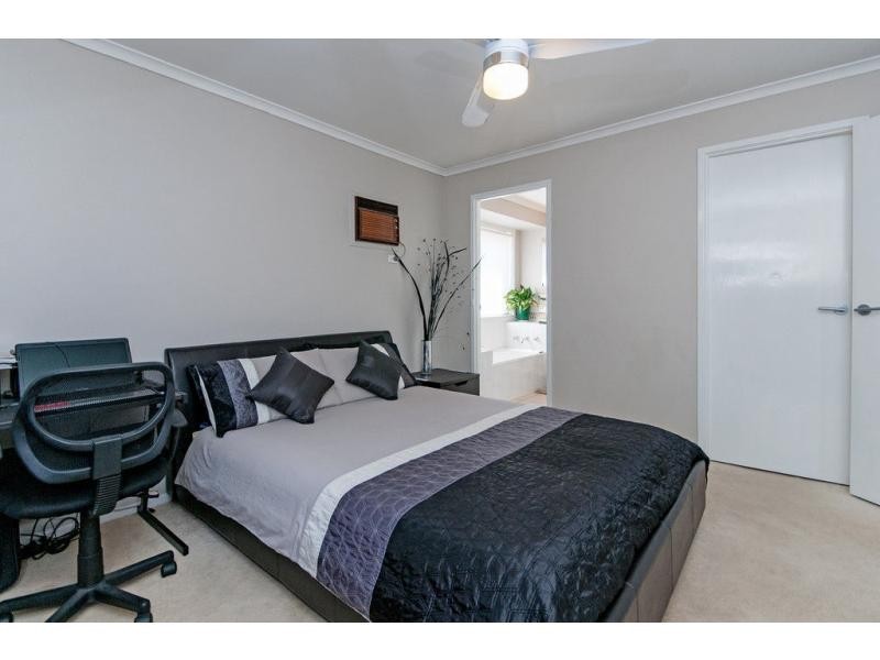 11 Loddon Street, Riverhills QLD 4074