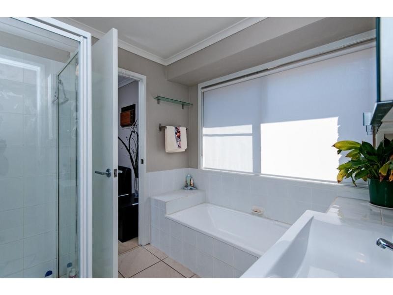 11 Loddon Street, Riverhills QLD 4074