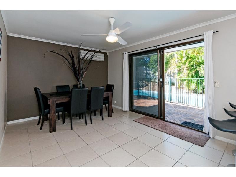 11 Loddon Street, Riverhills QLD 4074