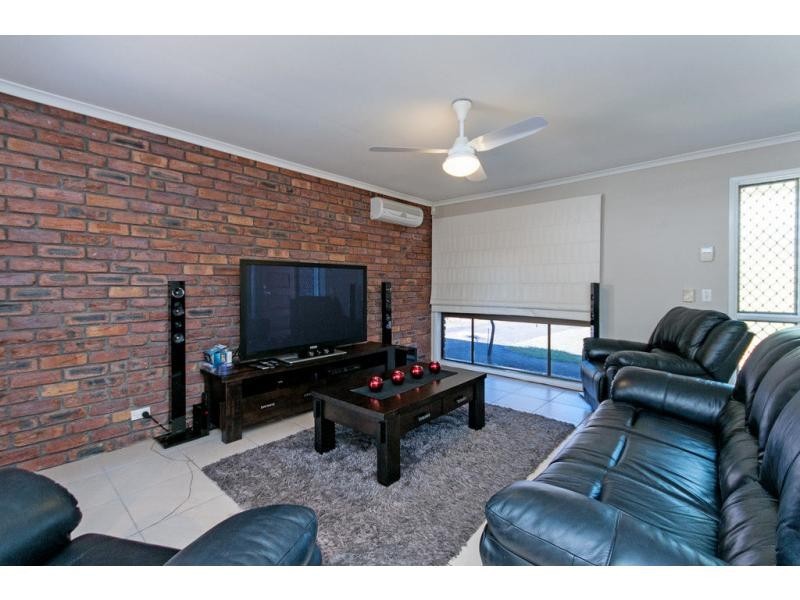 11 Loddon Street, Riverhills QLD 4074