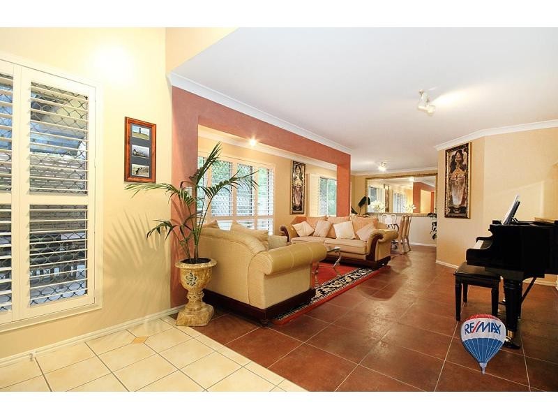 Seventeen Mile Rocks QLD 4073