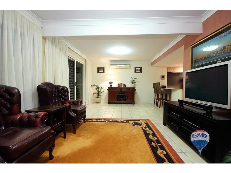 Seventeen Mile Rocks QLD 4073