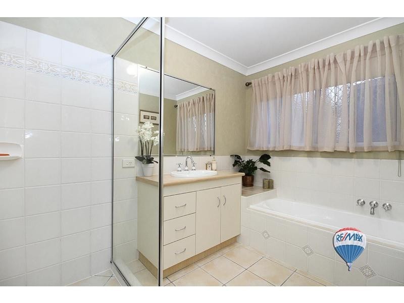 Seventeen Mile Rocks QLD 4073