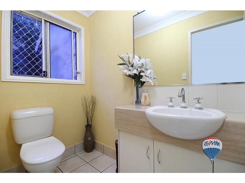 Seventeen Mile Rocks QLD 4073