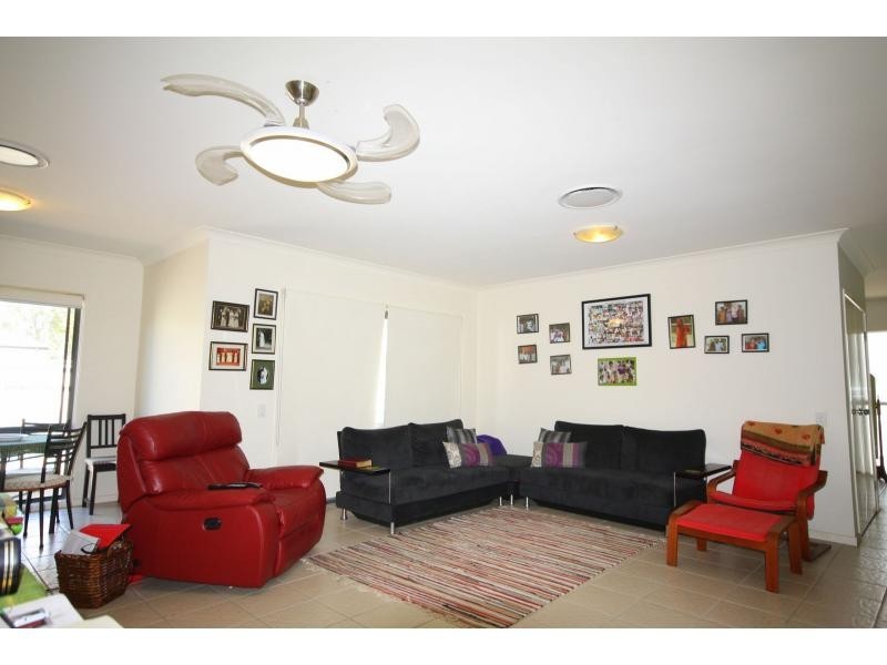 4/7 Greenway Circuit, Mount Ommaney QLD 4074