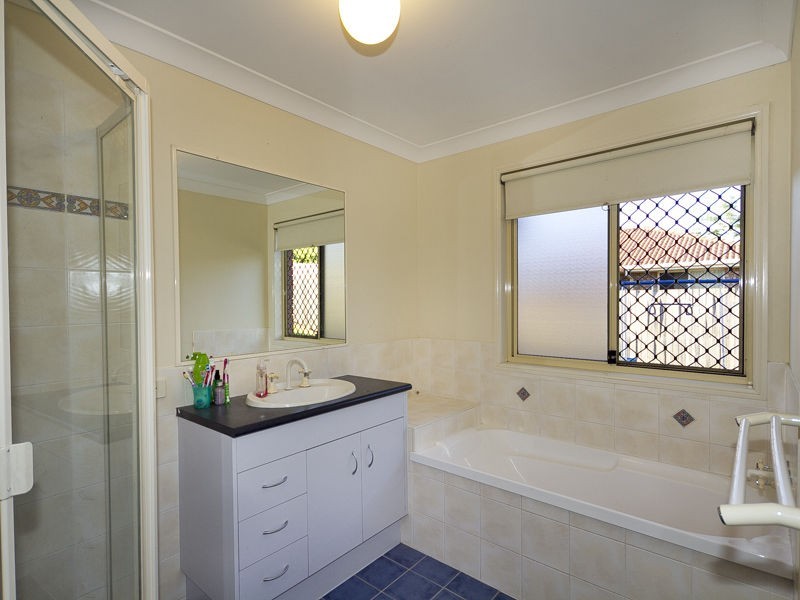 14 Kathleen Place, Yamanto QLD 4305