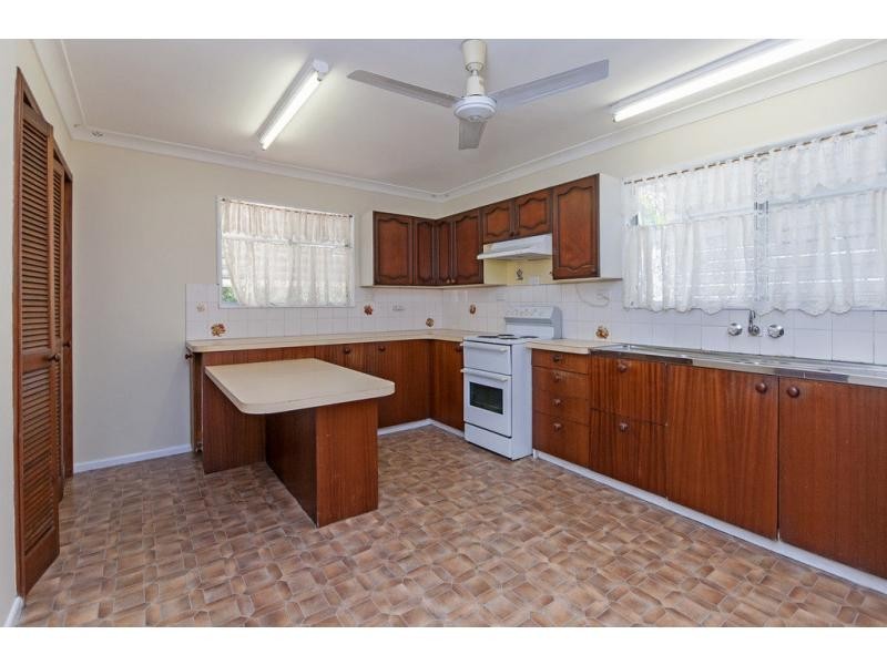 18 Seng Street, Graceville QLD 4075