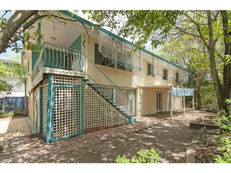 18 Seng Street, Graceville QLD 4075